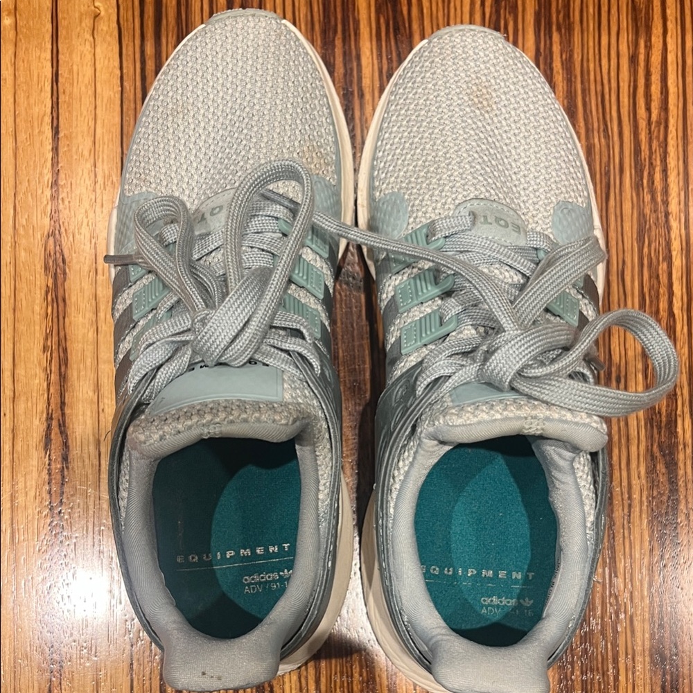 Adidas Sneakers